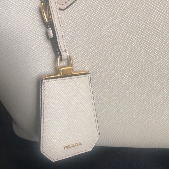 Prada bag.Authentic! - Picture 4 of 10